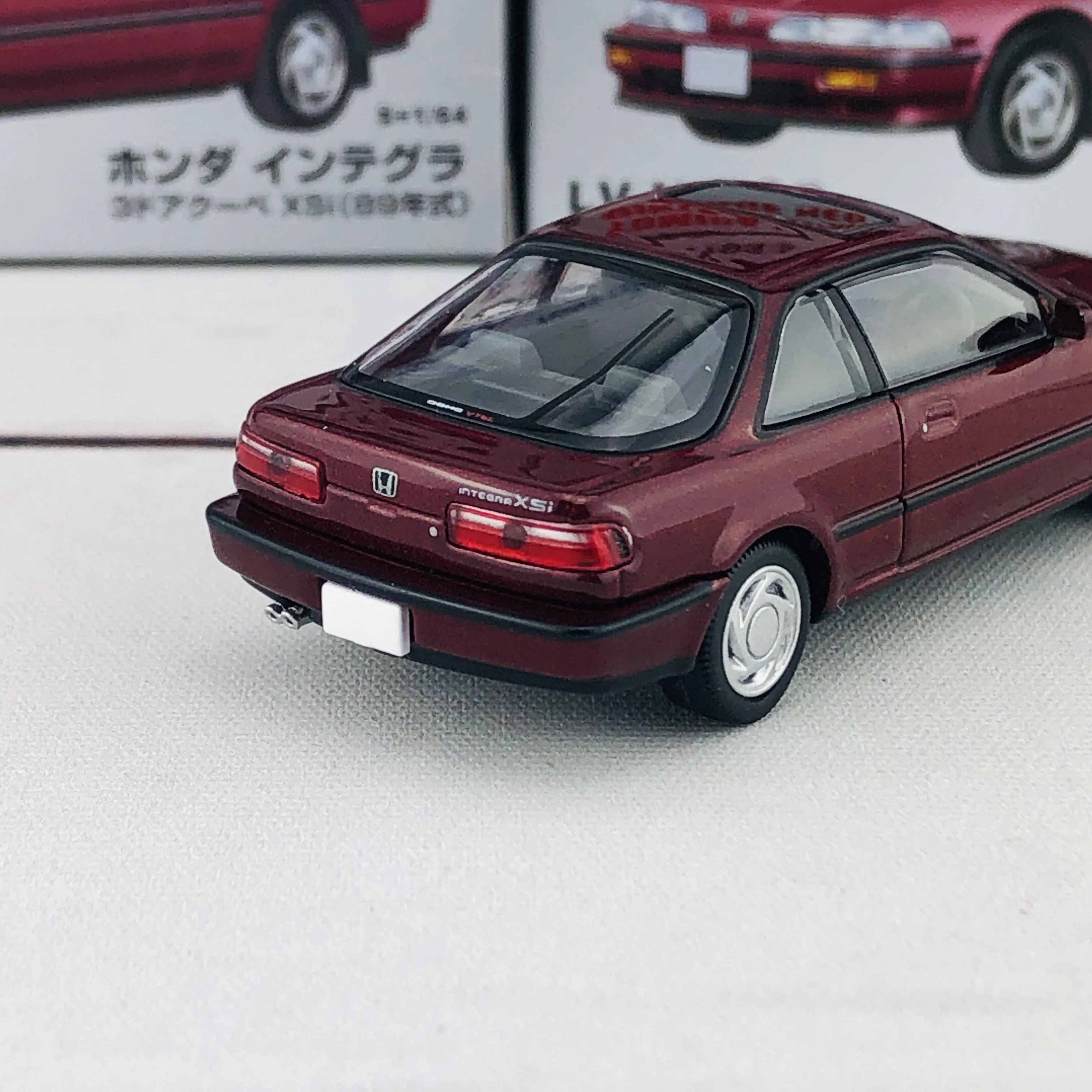 Tomytec Tomica Limited Vintage Neo 1/64 LV-N193a Honda Integra 3 Door Coupe XSi Red (1989) - Image 5