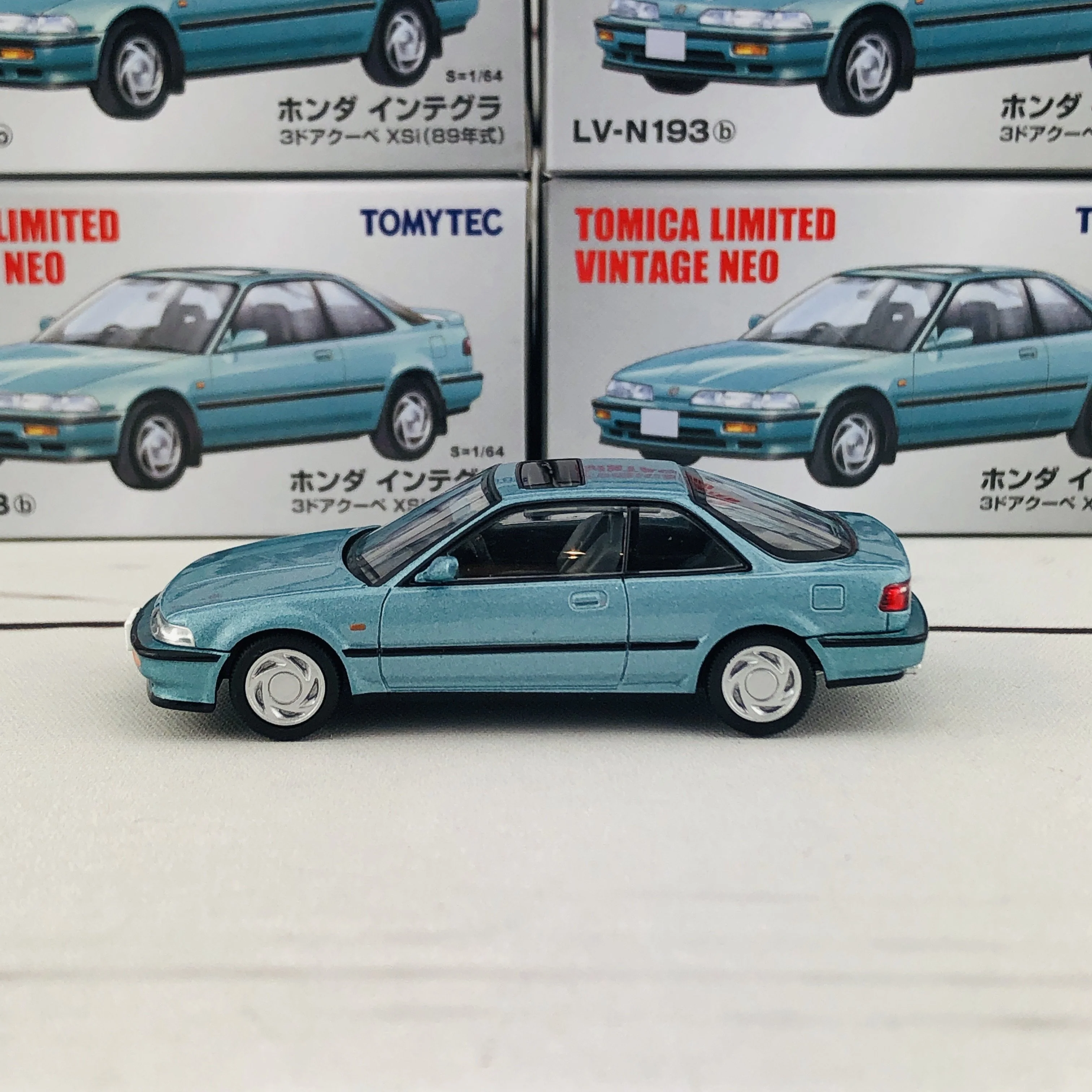 Tomytec Tomica Limited Vintage Neo 1/64 LV-N193b Honda Integra 3 Door Coupe XSi Blue (1989) - Image 2