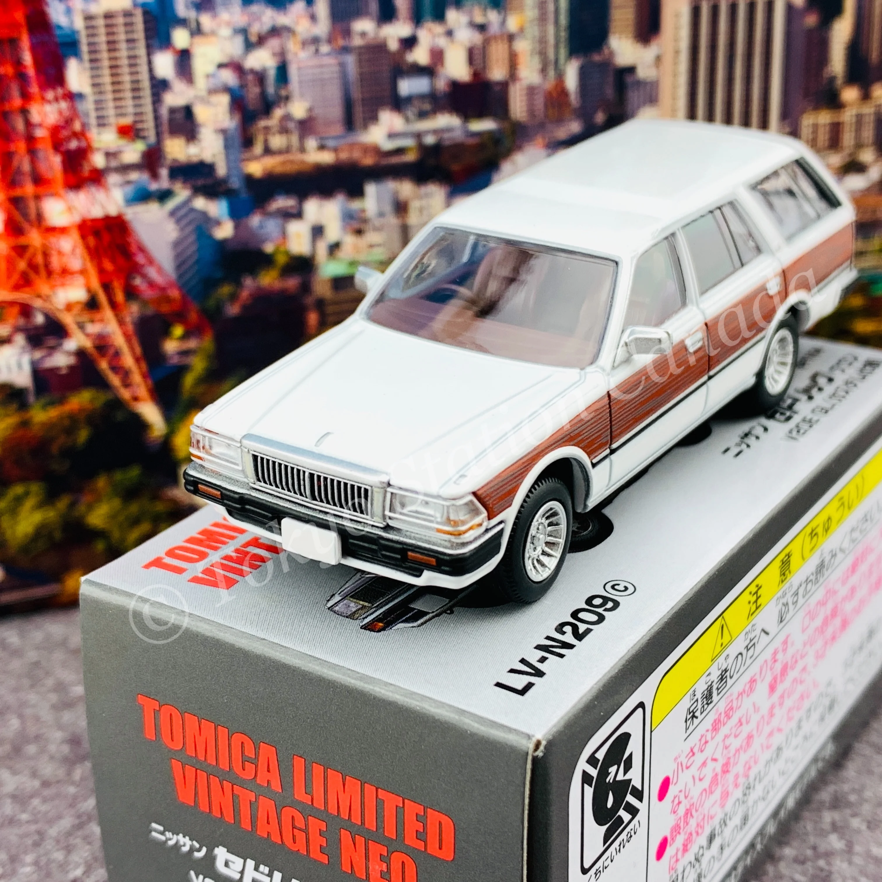 Tomytec Tomica Limited Vintage Neo 1/64 Nissan Cedric Wagon V20E GL LV-N209c - Image 2