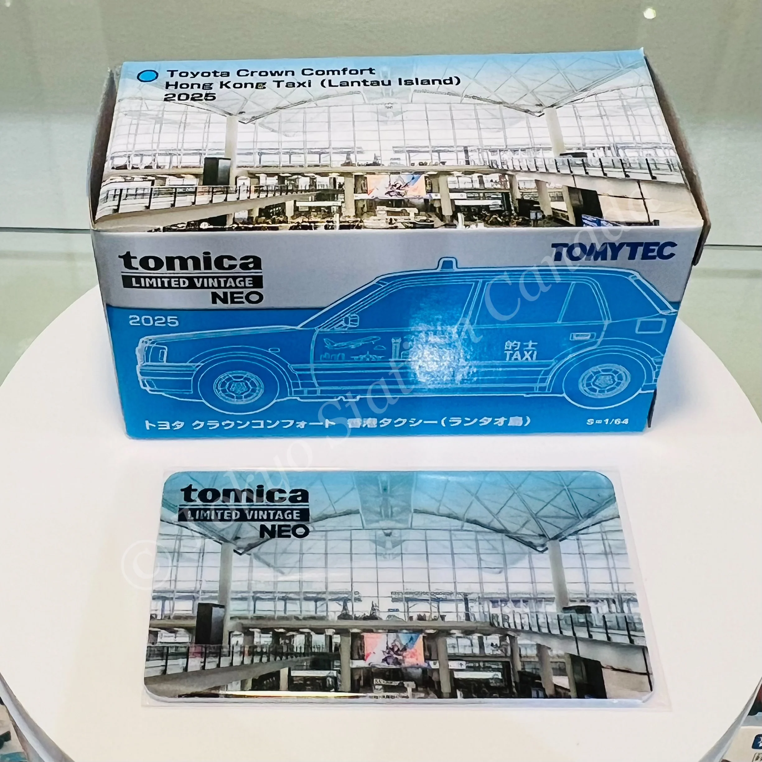 Tomytec Tomica Limited Vintage Neo 1/64 TOYOTA CROWN COMFORT Hong Kong TAXI 2025 LANTAU (Hong Kong Exclusive) - Image 2