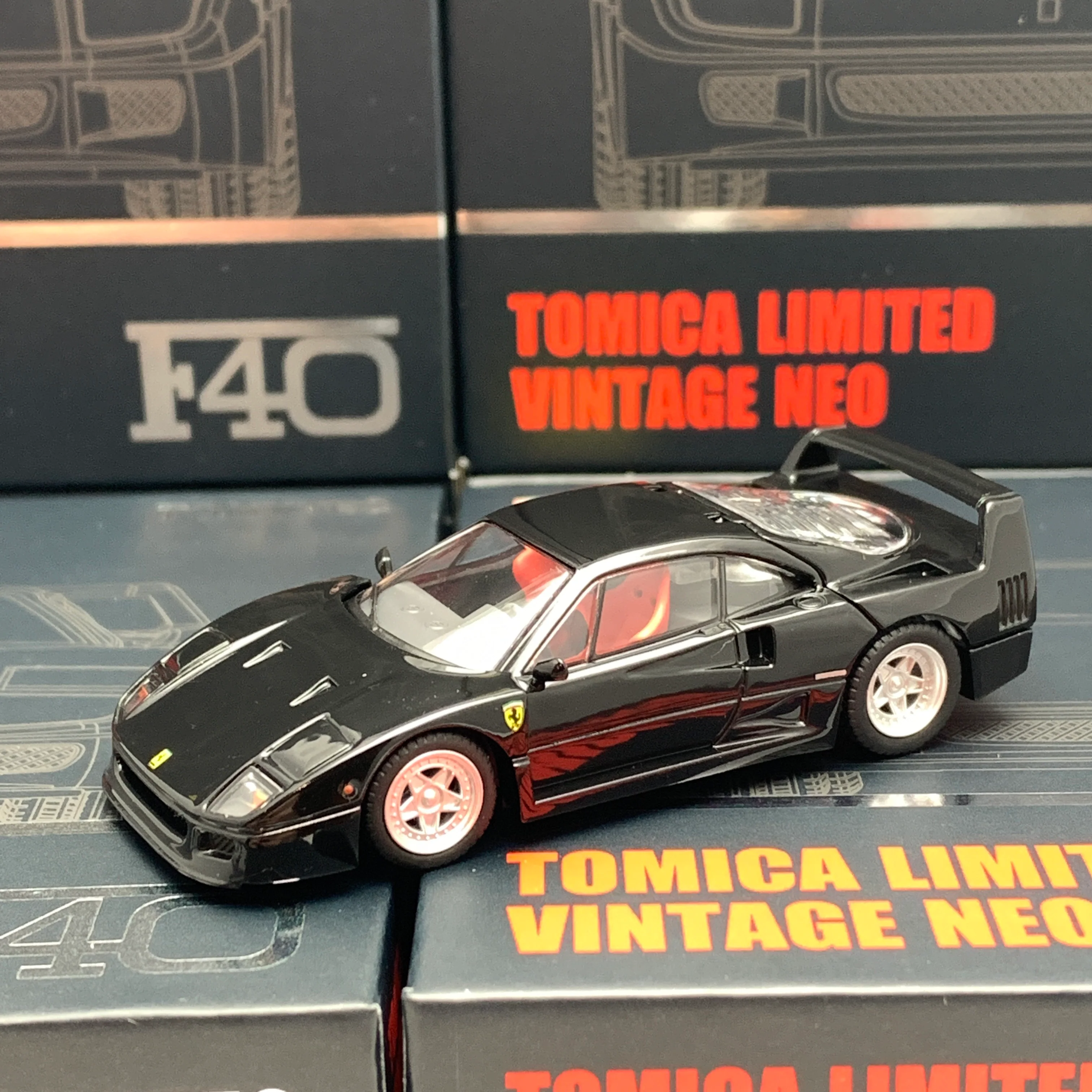 Tomytec Tomica Limited Vintage Neo FERRARI F40 (BLACK) 1/64 - Image 3