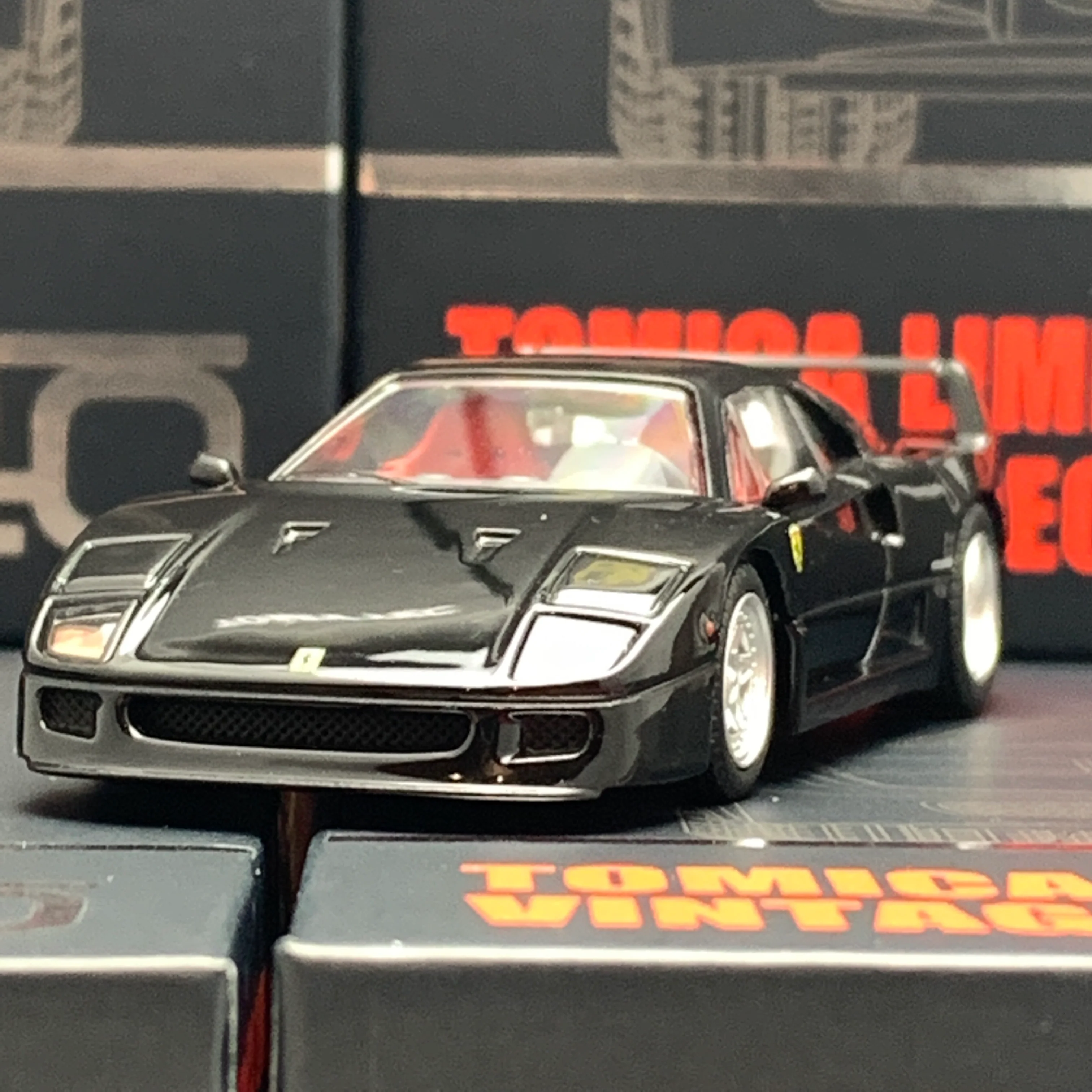 Tomytec Tomica Limited Vintage Neo FERRARI F40 (BLACK) 1/64 - Image 6