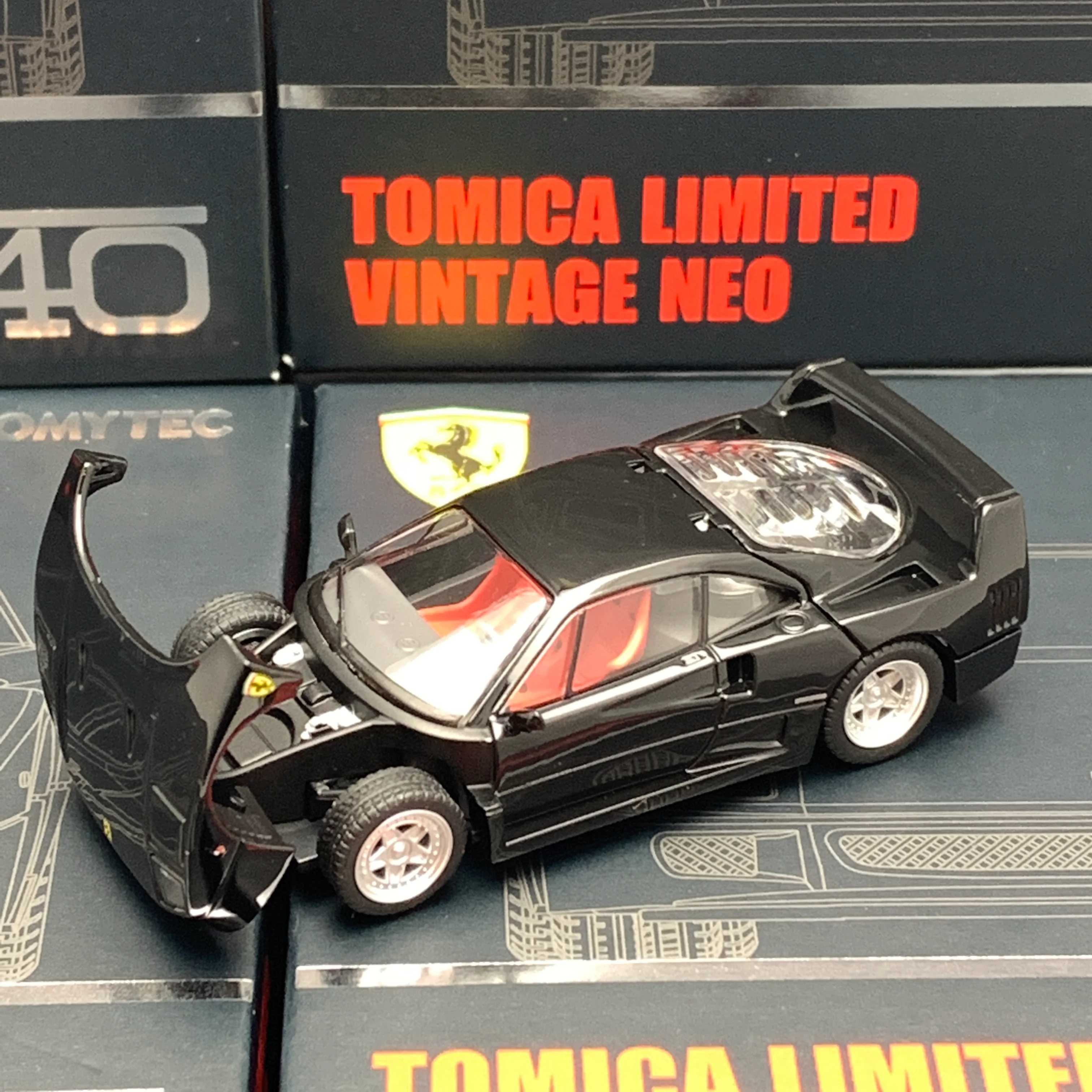 Tomytec Tomica Limited Vintage Neo FERRARI F40 (BLACK) 1/64 - Image 8
