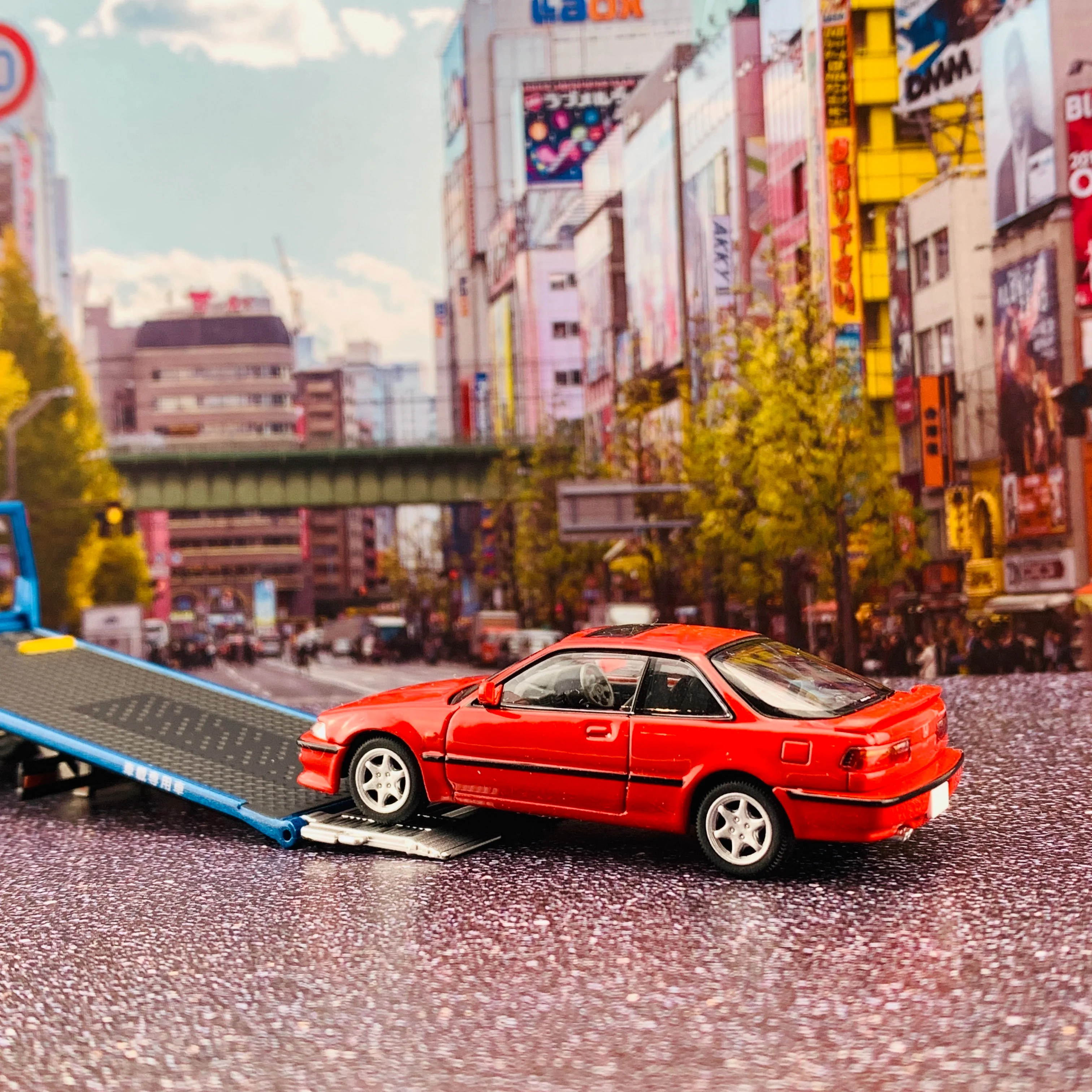 TOMYTEC Tomica Limited Vintage Neo 1/64 Nissan Atlas (F24) Hanamidai Safety Loader BLUE 花見台自動車 LV-N144d - Image 5