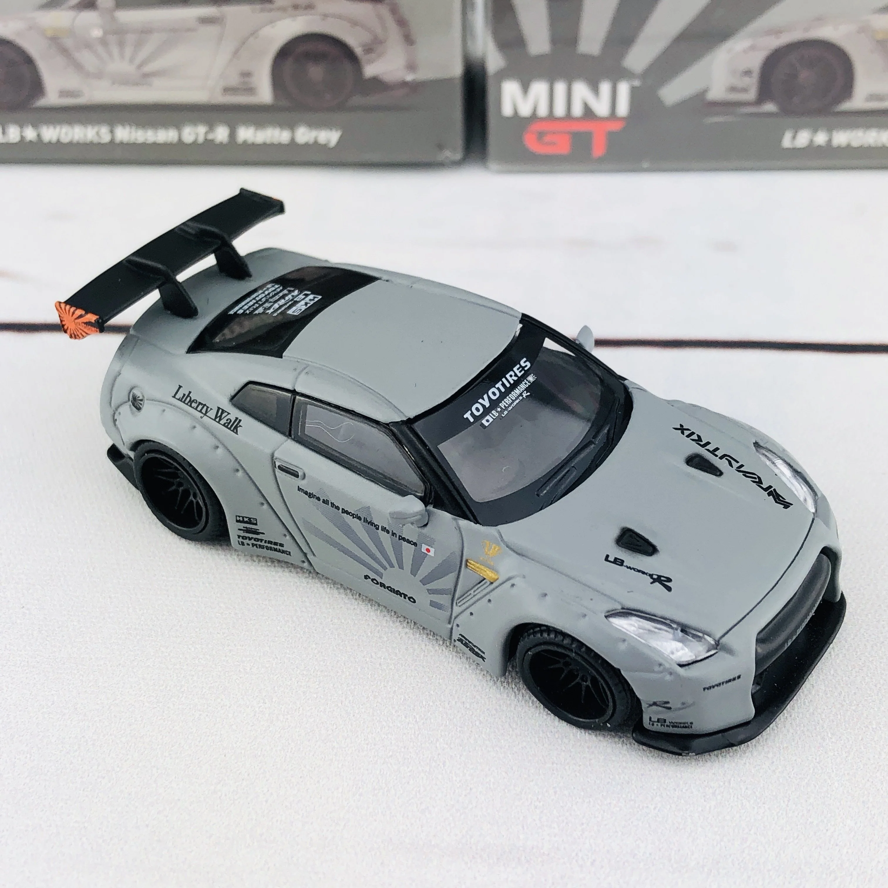 MINI GT 1/64 LIBERTYWALK LB★WORKS Nissan GTR (R35) Matte Grey - RHD MGT000003-R - Image 6
