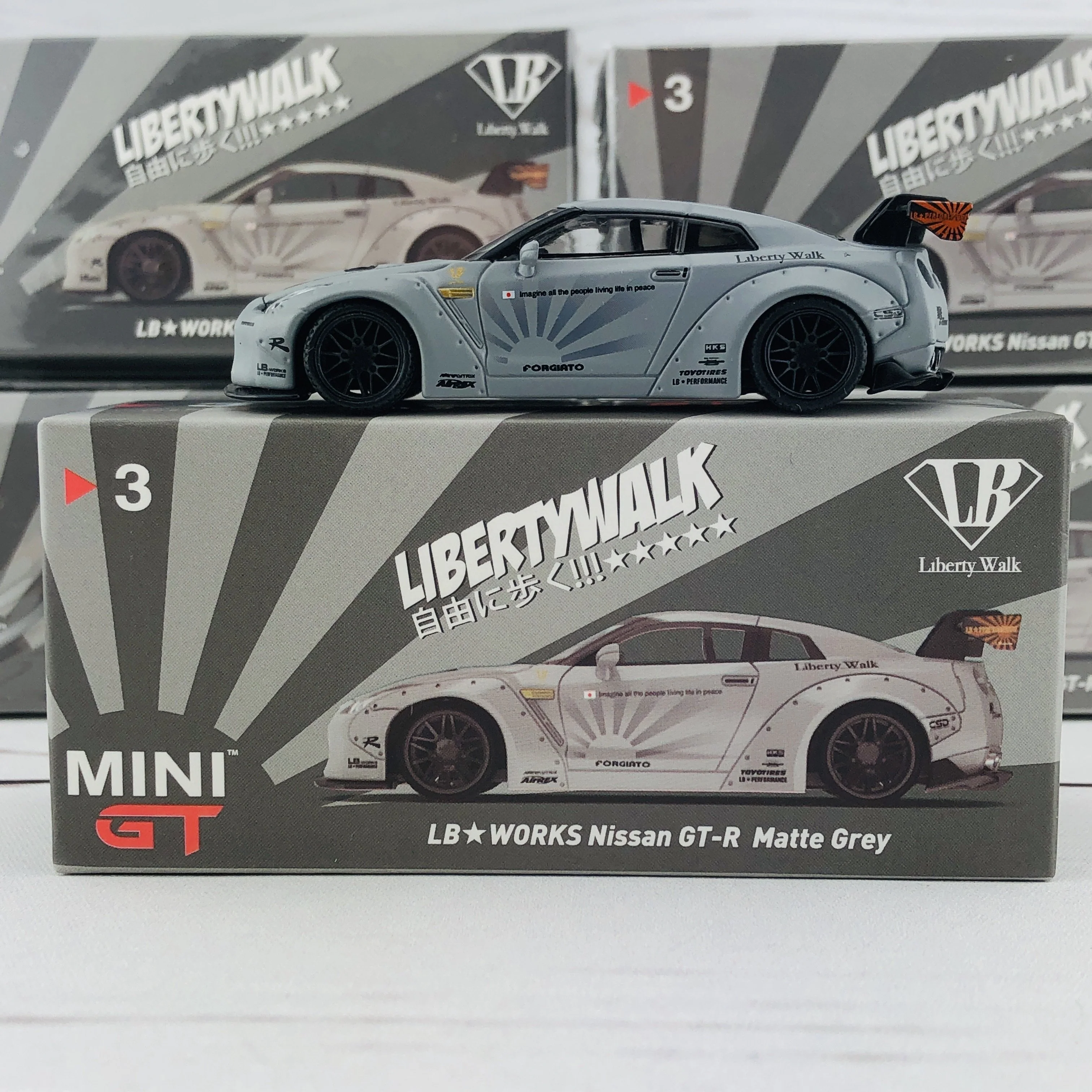 MINI GT 1/64 LIBERTYWALK LB★WORKS Nissan GTR (R35) Matte Grey - RHD MGT000003-R - Image 7